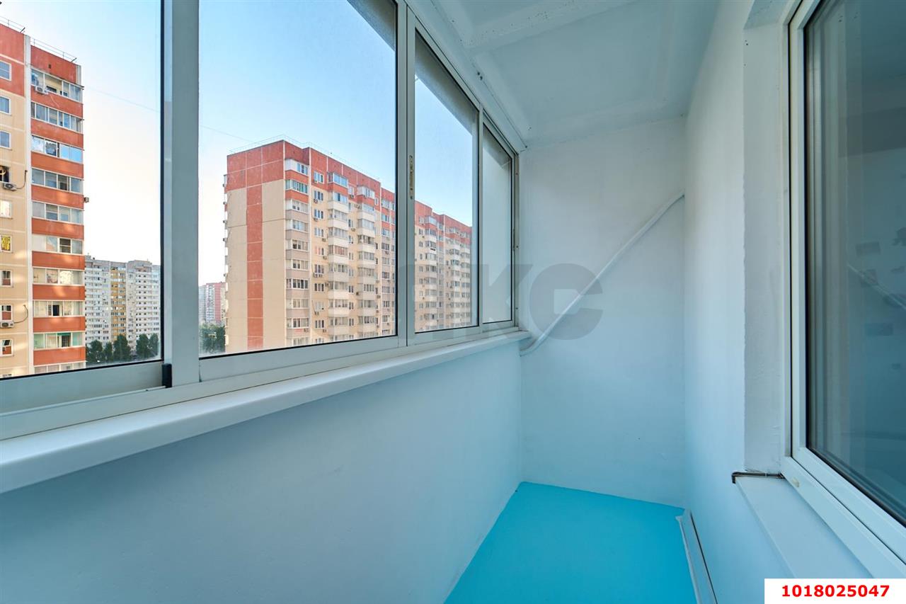 Фото №6: 2-комнатная квартира <span class="whitespace-nowrap">71 м²</span>, <span class="whitespace-nowrap">9/23 эт.</span> - Краснодар, Прикубанский внутригородской округ, мкр. Восточно-Кругликовский, ул. Героев-Разведчиков, 21/2
