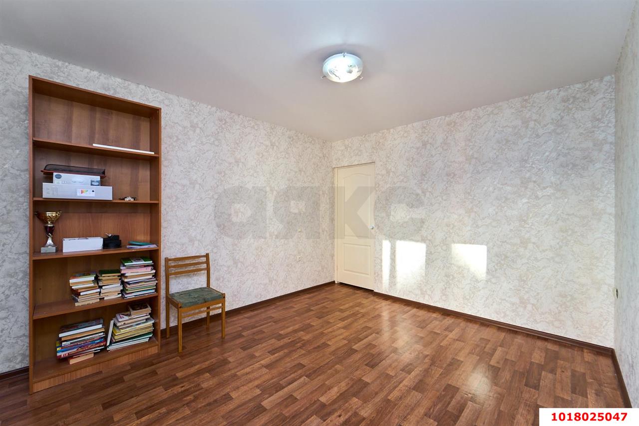 Фото №7: 2-комнатная квартира <span class="whitespace-nowrap">71 м²</span>, <span class="whitespace-nowrap">9/23 эт.</span> - Краснодар, Прикубанский внутригородской округ, мкр. Восточно-Кругликовский, ул. Героев-Разведчиков, 21/2