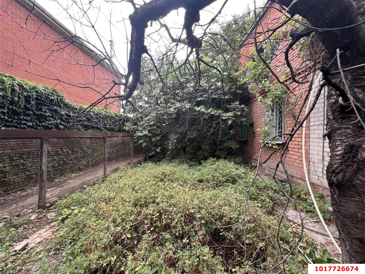 Фото №5: Дом <span class="whitespace-nowrap">169 м²</span> <span class="whitespace-nowrap">+ 4.53 сот.</span>, <span class="whitespace-nowrap">3 эт.</span> - № 7, мкр. Прикубанский внутригородской округ, ул. Железнодорожная, 2