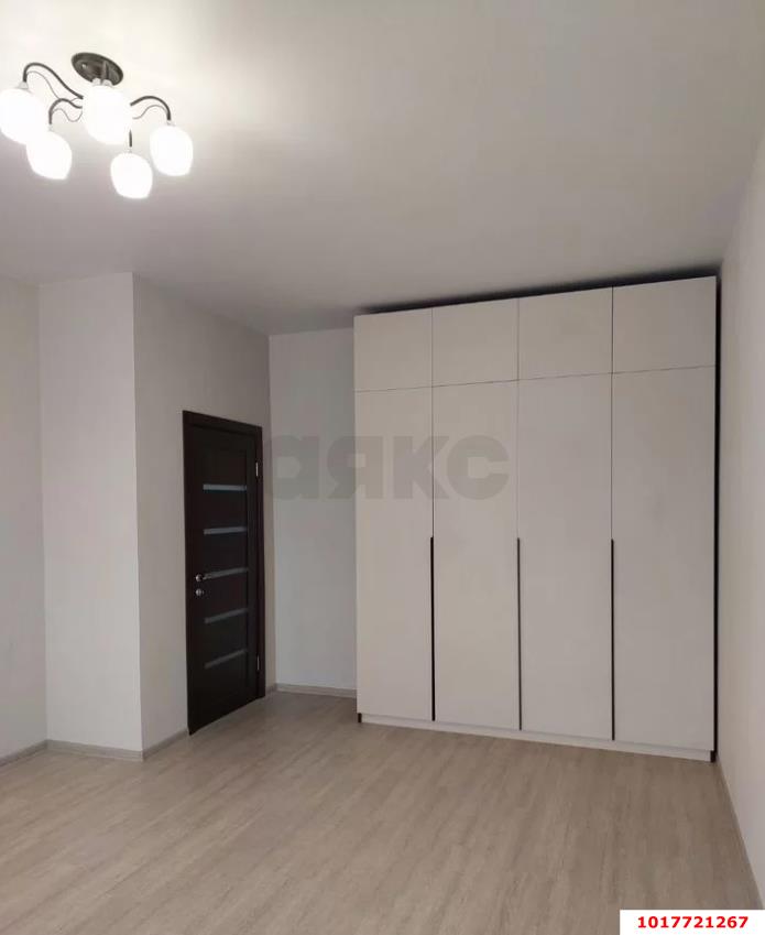 Фото №10: 1-комнатная квартира <span class="whitespace-nowrap">52 м²</span>, <span class="whitespace-nowrap">3/16 эт.</span> - Краснодар, Западный внутригородской округ, мкр. Юбилейный, ул. 70-летия Октября, 1/3