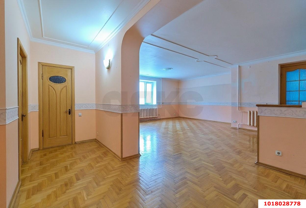 Фото №5: 3-комнатная квартира <span class="whitespace-nowrap">121 м²</span>, <span class="whitespace-nowrap">2/6 эт.</span> - Краснодар, Прикубанский внутригородской округ, Школьный, Круглик, мкр. Табачная Фабрика, ул. Академика Пустовойта, 16