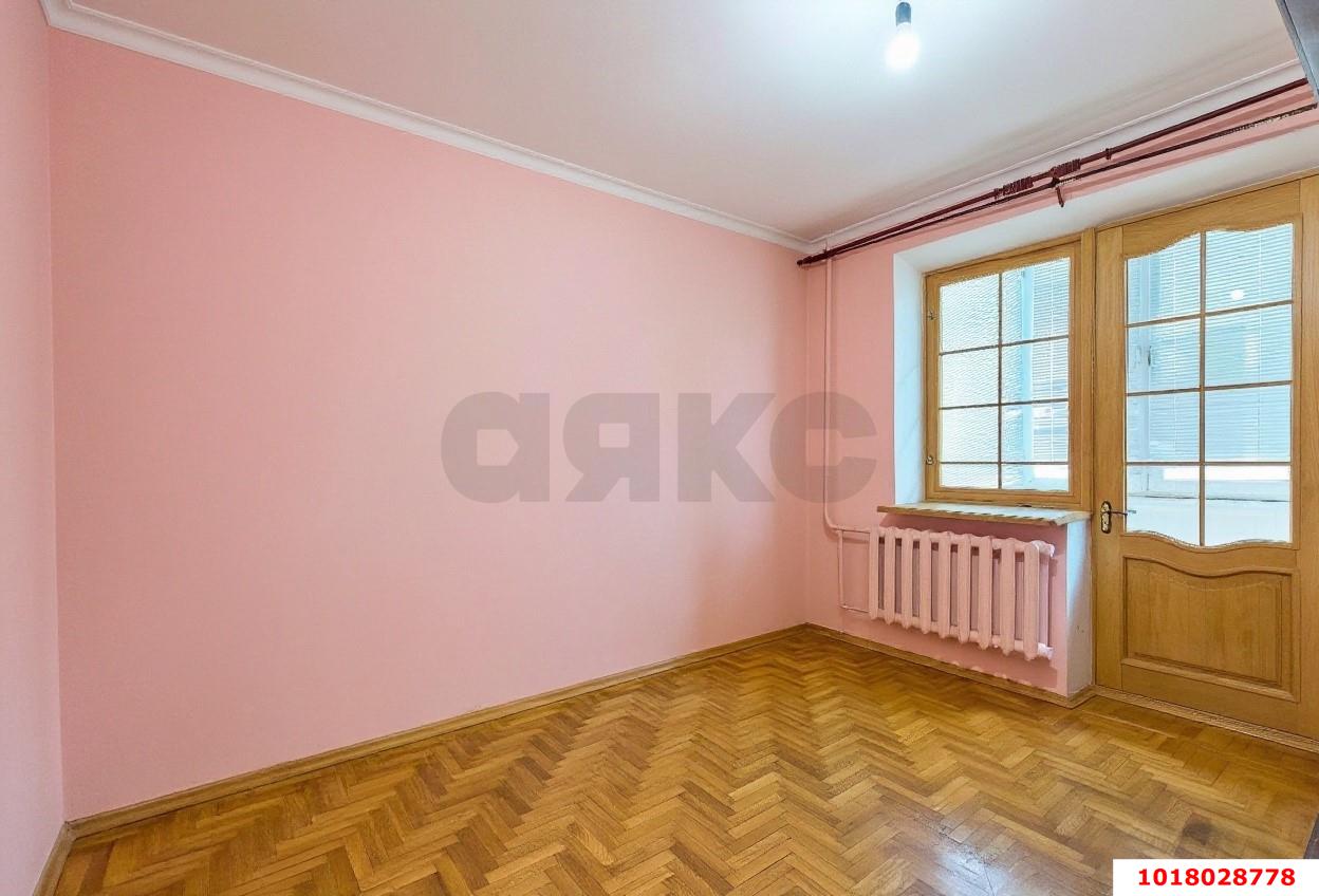 Фото №11: 3-комнатная квартира <span class="whitespace-nowrap">121 м²</span>, <span class="whitespace-nowrap">2/6 эт.</span> - Краснодар, Прикубанский внутригородской округ, Школьный, Круглик, мкр. Табачная Фабрика, ул. Академика Пустовойта, 16