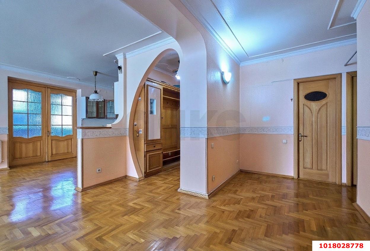 Фото №4: 3-комнатная квартира <span class="whitespace-nowrap">121 м²</span>, <span class="whitespace-nowrap">2/6 эт.</span> - Краснодар, Прикубанский внутригородской округ, Школьный, Круглик, мкр. Табачная Фабрика, ул. Академика Пустовойта, 16