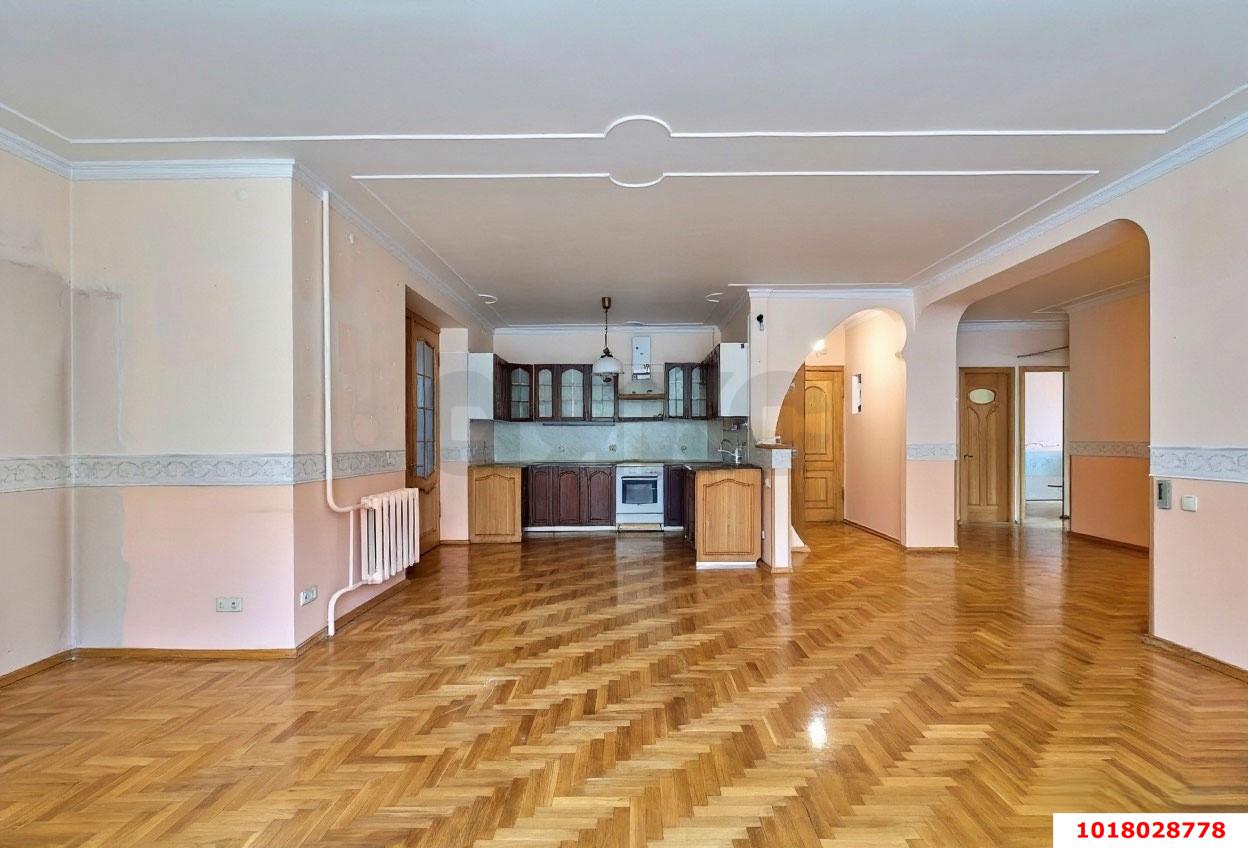 Фото №1: 3-комнатная квартира <span class="whitespace-nowrap">121 м²</span>, <span class="whitespace-nowrap">2/6 эт.</span> - Краснодар, Прикубанский внутригородской округ, Школьный, Круглик, мкр. Табачная Фабрика, ул. Академика Пустовойта, 16