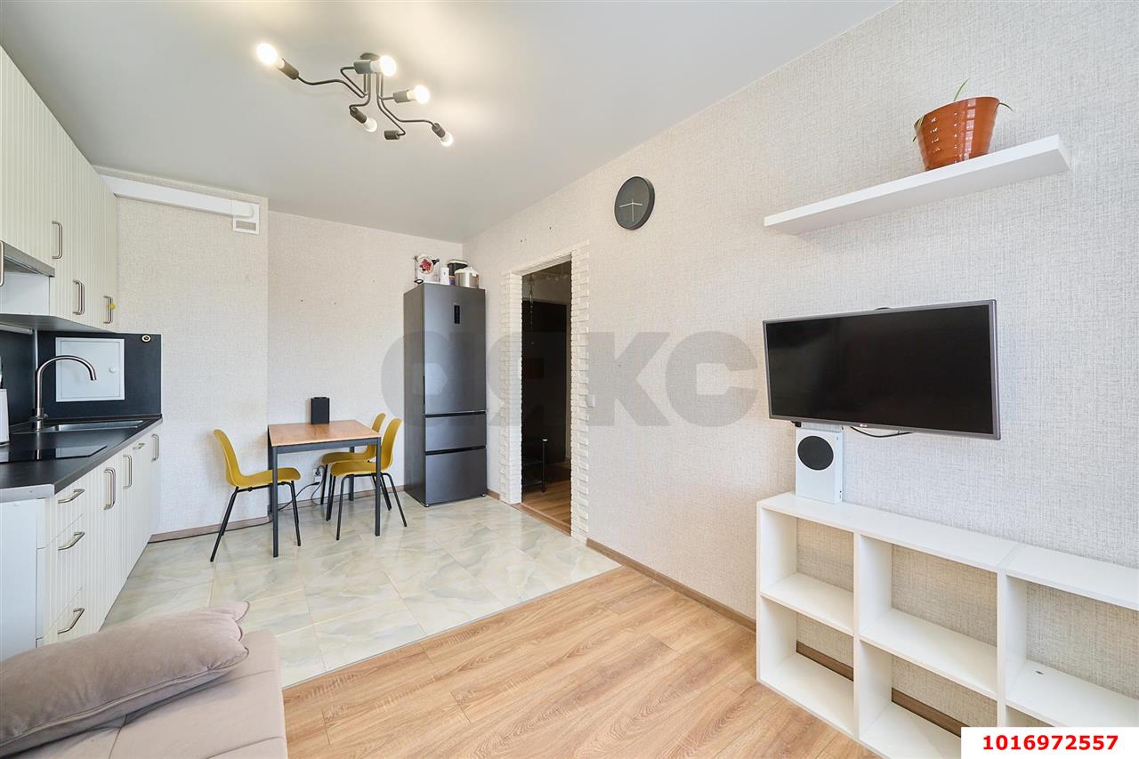 Фото №5: 1-комнатная квартира <span class="whitespace-nowrap">36 м²</span>, <span class="whitespace-nowrap">15/16 эт.</span> - Краснодар, Прикубанский внутригородской округ, ж/р Восточный, ул. Генерала Трошева, 11