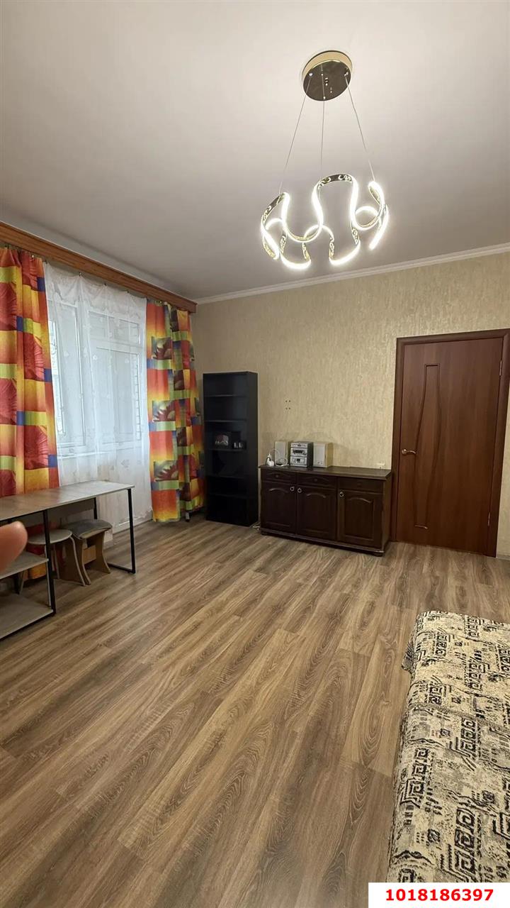 Фото №4: 1-комнатная квартира <span class="whitespace-nowrap">43 м²</span>, <span class="whitespace-nowrap">3/5 эт.</span> - Краснодар, Прикубанский внутригородской округ, мкр. Музыкальный, ул. имени Сергея Есенина, 112