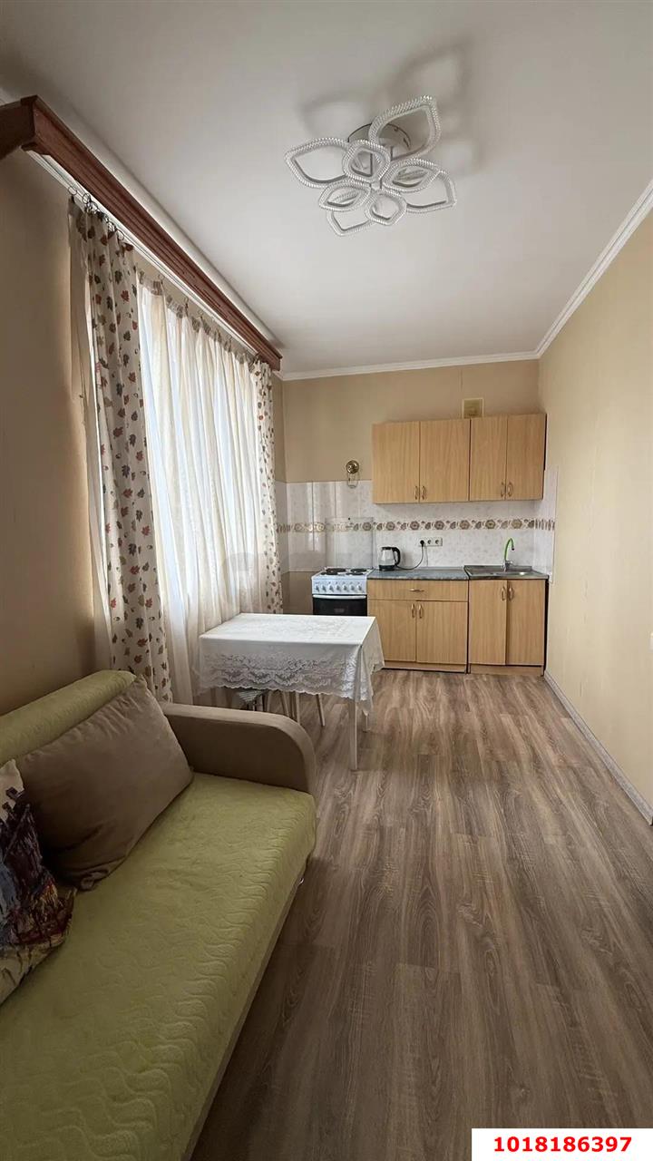 Фото №2: 1-комнатная квартира <span class="whitespace-nowrap">43 м²</span>, <span class="whitespace-nowrap">3/5 эт.</span> - Краснодар, Прикубанский внутригородской округ, мкр. Музыкальный, ул. имени Сергея Есенина, 112
