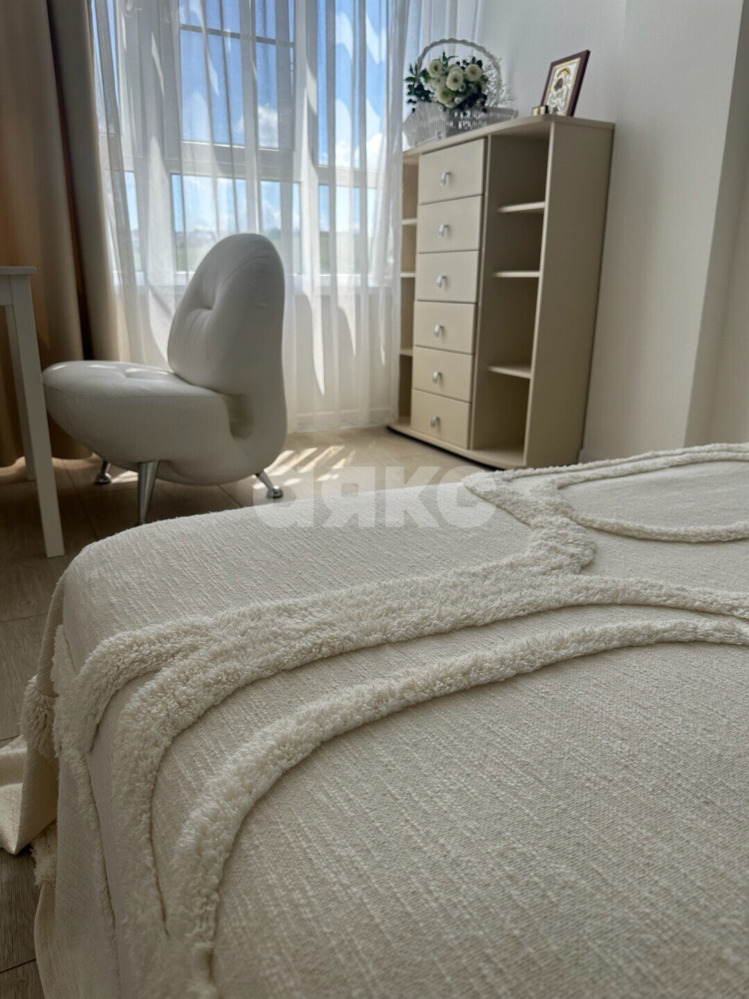 Фото №3: 1-комнатная квартира <span class="whitespace-nowrap">46 м²</span>, <span class="whitespace-nowrap">6/8 эт.</span> - Геленджик, Толстый Мыс, мкр. ЖК Черноморский, ул. Крымская, 19к7