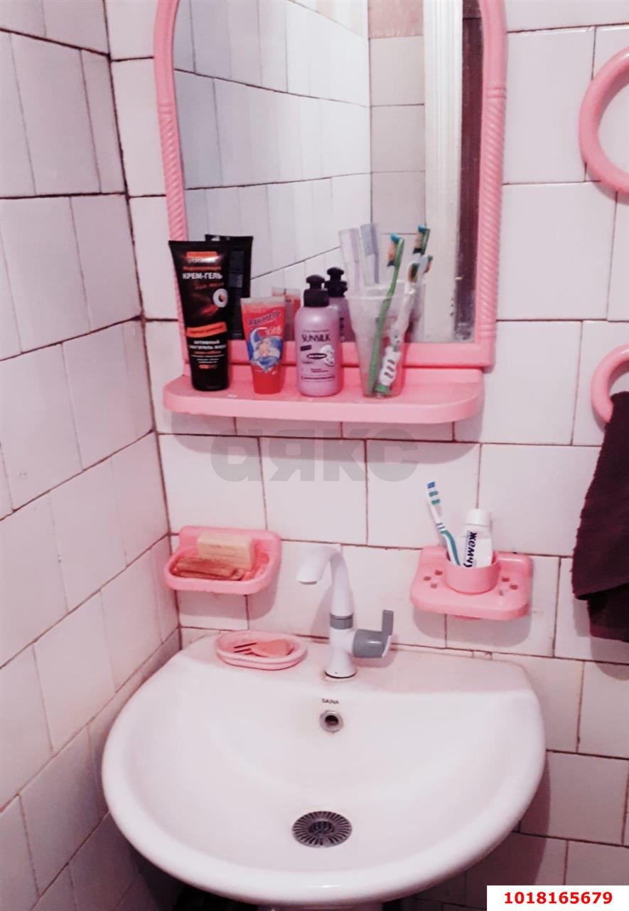 Фото №6: 3-комнатная квартира <span class="whitespace-nowrap">61 м²</span>, <span class="whitespace-nowrap">2/4 эт.</span> - Горячий Ключ, мкр. Администрация, ул. Ленина, 175