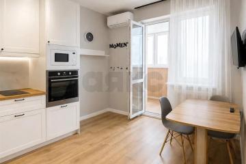 Фото №1: 1-комнатная квартира <span class="whitespace-nowrap">40 м²</span>, <span class="whitespace-nowrap">15/19 эт.</span> - Краснодар, мкр. ЖК На Стахановской, ул. Стахановская, 1
