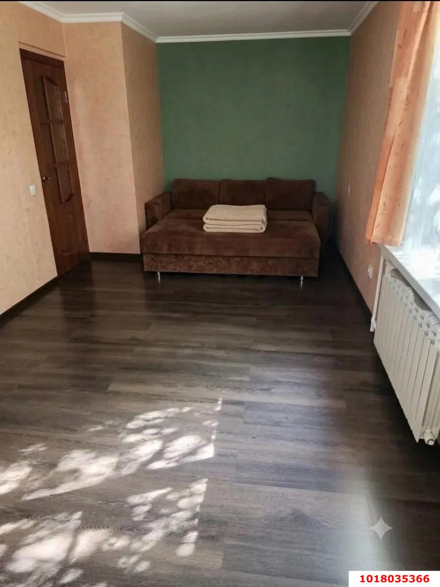 Фото №3: 1-комнатная квартира <span class="whitespace-nowrap">34 м²</span>, <span class="whitespace-nowrap">2/5 эт.</span> - Краснодар, Центральный внутригородской округ, мкр. Черёмушки, пр-д 1-й Вишнёвый, 5