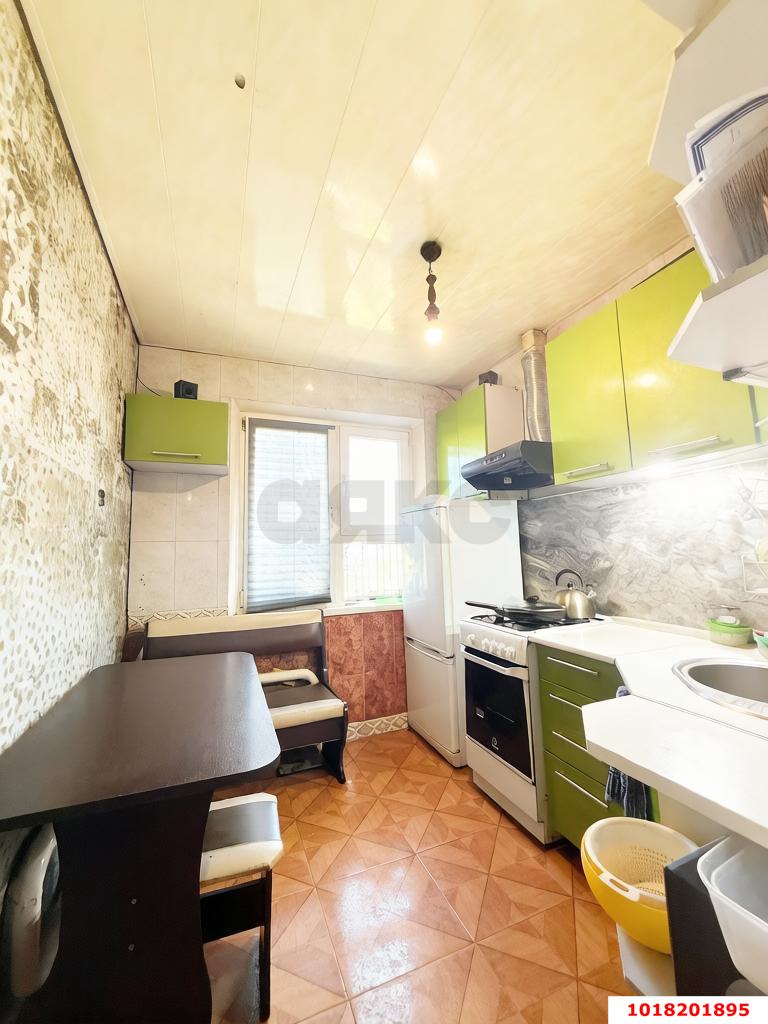 Фото №1: 2-комнатная квартира <span class="whitespace-nowrap">48 м²</span>, <span class="whitespace-nowrap">5/5 эт.</span> - Краснодар, Карасунский внутригородской округ, мкр. Гидростроителей, ул. имени В.Н. Мачуги, 80/1