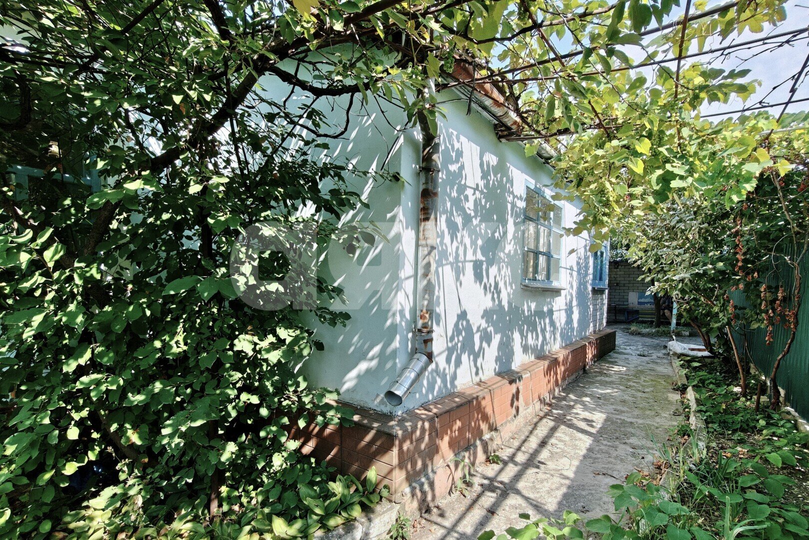 Фото №3: Дом <span class="whitespace-nowrap">100 м²</span> <span class="whitespace-nowrap">+ 4 сот.</span>, <span class="whitespace-nowrap">1 эт.</span> - Новороссийск, р. Восточный, ул. Тельмана, 14