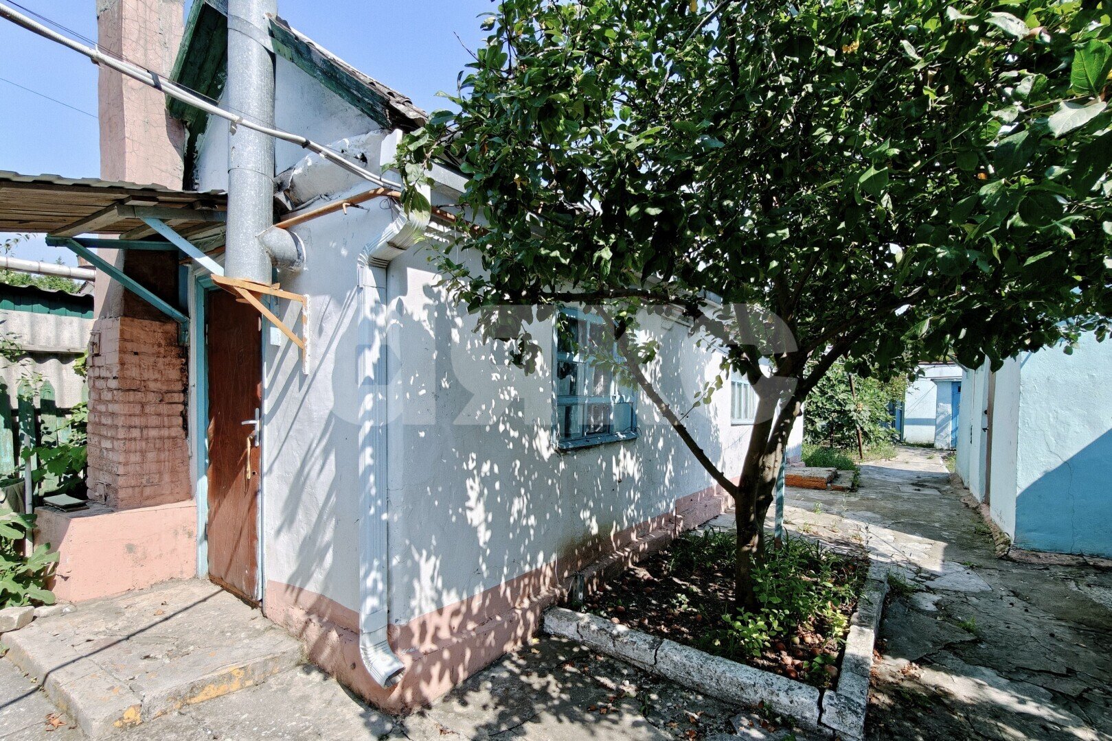 Фото №5: Дом <span class="whitespace-nowrap">100 м²</span> <span class="whitespace-nowrap">+ 4 сот.</span>, <span class="whitespace-nowrap">1 эт.</span> - Новороссийск, р. Восточный, ул. Тельмана, 14