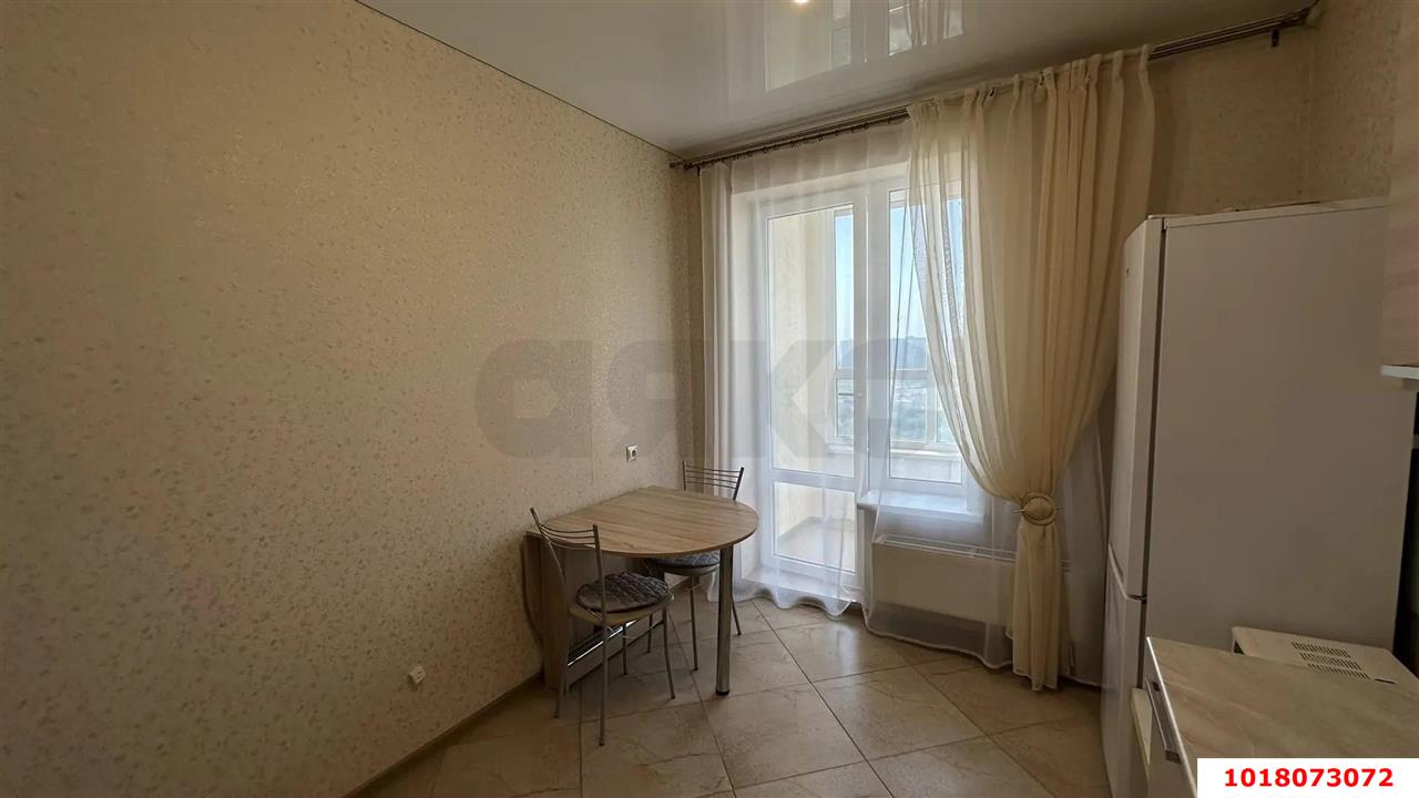Фото №3: 1-комнатная квартира <span class="whitespace-nowrap">42 м²</span>, <span class="whitespace-nowrap">16/21 эт.</span> - Краснодар, Карасунский внутригородской округ, Пашковский, мкр. жилой комплекс Империал, ул. Бородинская, 137к1