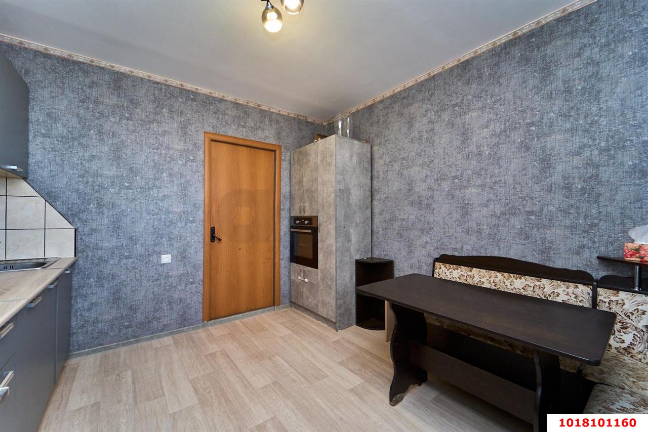 Фото №4: 2-комнатная квартира <span class="whitespace-nowrap">57 м²</span>, <span class="whitespace-nowrap">13/14 эт.</span> - Краснодар, Западный внутригородской округ, мкр. Юбилейный, пр-кт Чекистов, 1