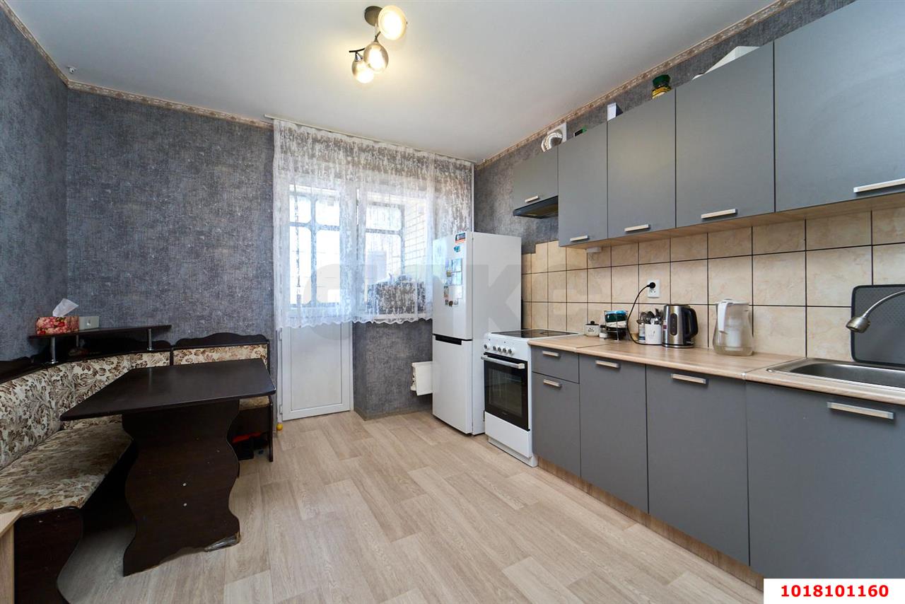 Фото №1: 2-комнатная квартира <span class="whitespace-nowrap">57 м²</span>, <span class="whitespace-nowrap">13/14 эт.</span> - Краснодар, Западный внутригородской округ, мкр. Юбилейный, пр-кт Чекистов, 1