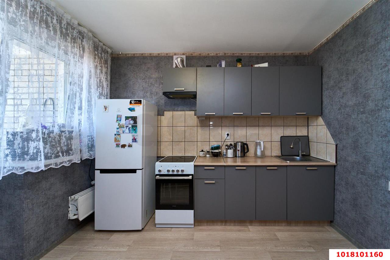 Фото №2: 2-комнатная квартира <span class="whitespace-nowrap">57 м²</span>, <span class="whitespace-nowrap">13/14 эт.</span> - Краснодар, Западный внутригородской округ, мкр. Юбилейный, пр-кт Чекистов, 1