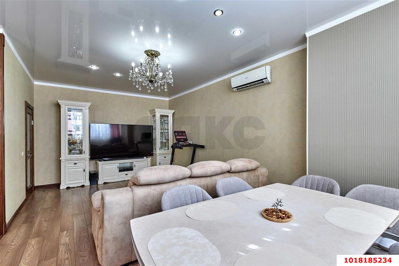 Фото №4: 3-комнатная квартира <span class="whitespace-nowrap">82 м²</span>, <span class="whitespace-nowrap">13/16 эт.</span> - Краснодар, Западный внутригородской округ, мкр. Юбилейный, ул. 70-летия Октября, 1/1