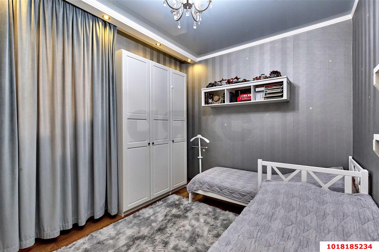 Фото №9: 3-комнатная квартира <span class="whitespace-nowrap">82 м²</span>, <span class="whitespace-nowrap">13/16 эт.</span> - Краснодар, Западный внутригородской округ, мкр. Юбилейный, ул. 70-летия Октября, 1/1
