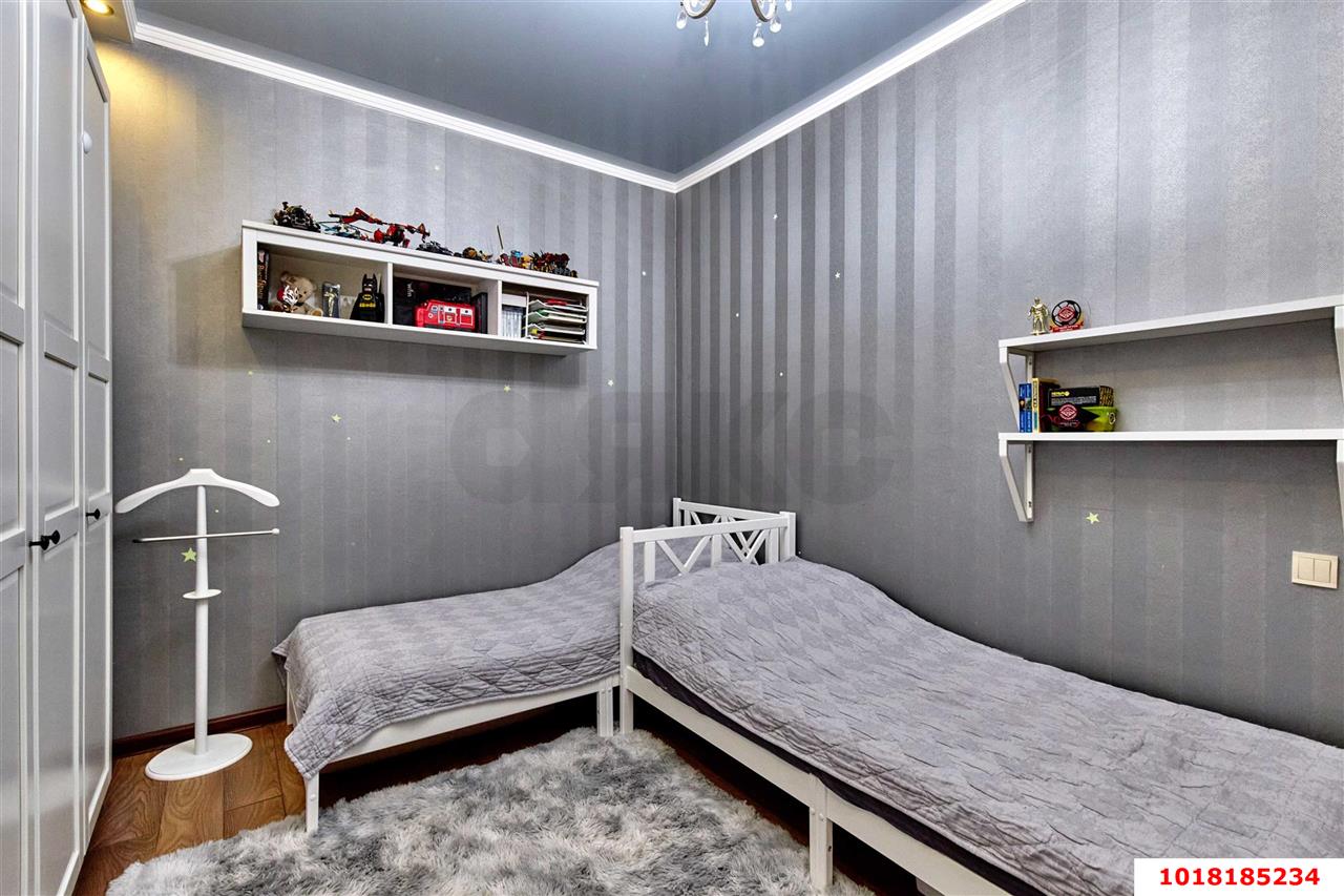 Фото №10: 3-комнатная квартира <span class="whitespace-nowrap">82 м²</span>, <span class="whitespace-nowrap">13/16 эт.</span> - Краснодар, Западный внутригородской округ, мкр. Юбилейный, ул. 70-летия Октября, 1/1