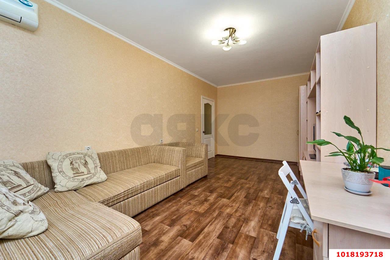 Фото №2: 1-комнатная квартира <span class="whitespace-nowrap">34 м²</span>, <span class="whitespace-nowrap">8/16 эт.</span> - Краснодар, Прикубанский внутригородской округ, мкр. Юбилейный, ул. имени Калинина, 13к60