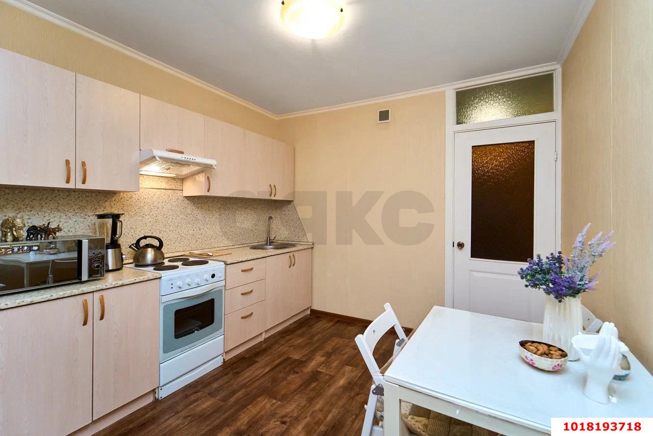 Фото №4: 1-комнатная квартира <span class="whitespace-nowrap">34 м²</span>, <span class="whitespace-nowrap">8/16 эт.</span> - Краснодар, Прикубанский внутригородской округ, мкр. Юбилейный, ул. имени Калинина, 13к60