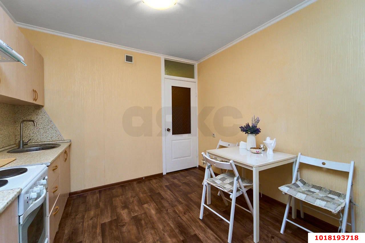 Фото №5: 1-комнатная квартира <span class="whitespace-nowrap">34 м²</span>, <span class="whitespace-nowrap">8/16 эт.</span> - Краснодар, Прикубанский внутригородской округ, мкр. Юбилейный, ул. имени Калинина, 13к60