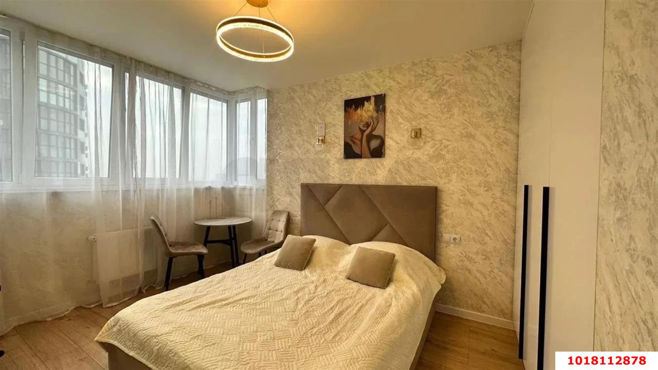 Фото №5: 1-комнатная квартира <span class="whitespace-nowrap">37 м²</span>, <span class="whitespace-nowrap">13/17 эт.</span> - Краснодар, Прикубанский внутригородской округ, Россинского, мкр. жилой комплекс Символ, ул. Командорская, 9/1