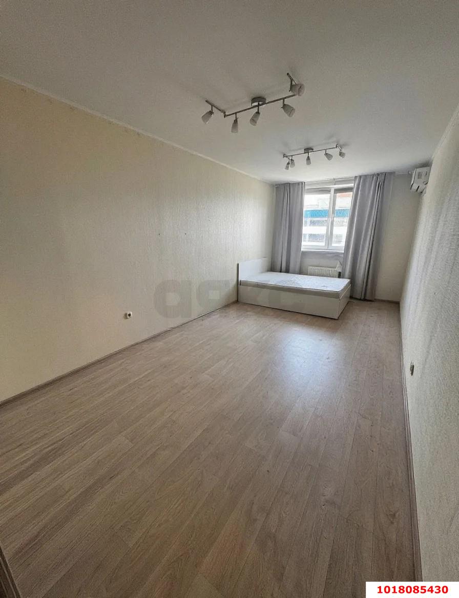 Фото №3: 2-комнатная квартира <span class="whitespace-nowrap">63 м²</span>, <span class="whitespace-nowrap">4/13 эт.</span> - Краснодар, Прикубанский внутригородской округ, Фестивальный, мкр. Солнечный, ул. имени Симиренко, 45