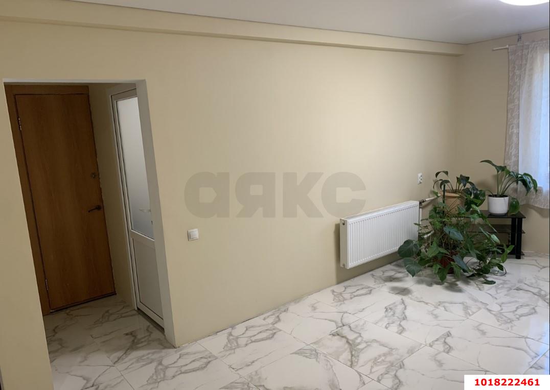 Фото №4: Торговое помещение <span class="whitespace-nowrap">69 м²</span>, <span class="whitespace-nowrap">1/9 эт.</span> - Краснодар, Карасунский внутригородской округ, мкр. Комсомольский, ул. 30-й Иркутской Дивизии, 11