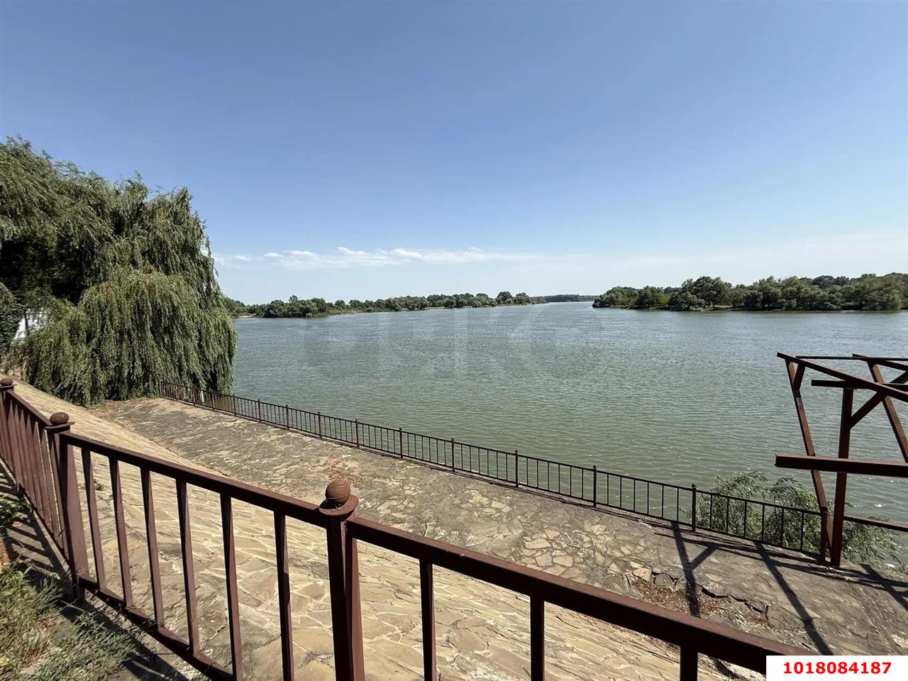Фото №3: Дом <span class="whitespace-nowrap">110 м²</span> <span class="whitespace-nowrap">+ 70 сот.</span>, <span class="whitespace-nowrap">2 эт.</span> - Лотос, мкр. Прикубанский внутригородской округ, ул. Тенистая, 469
