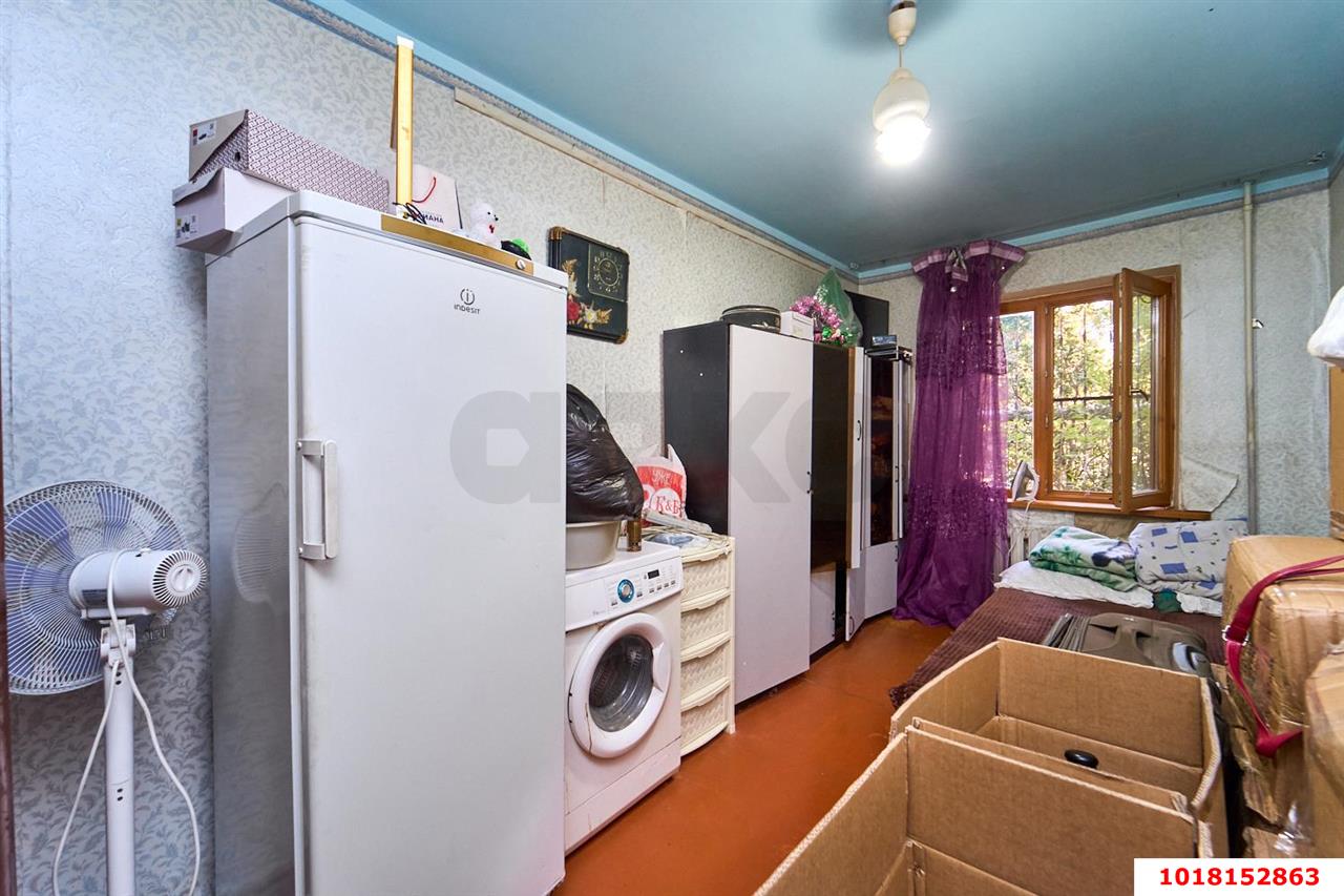 Фото №2: 3-комнатная квартира <span class="whitespace-nowrap">58 м²</span>, <span class="whitespace-nowrap">1/5 эт.</span> - Краснодар, Центральный внутригородской округ, мкр. Черёмушки, ул. Айвазовского, 118