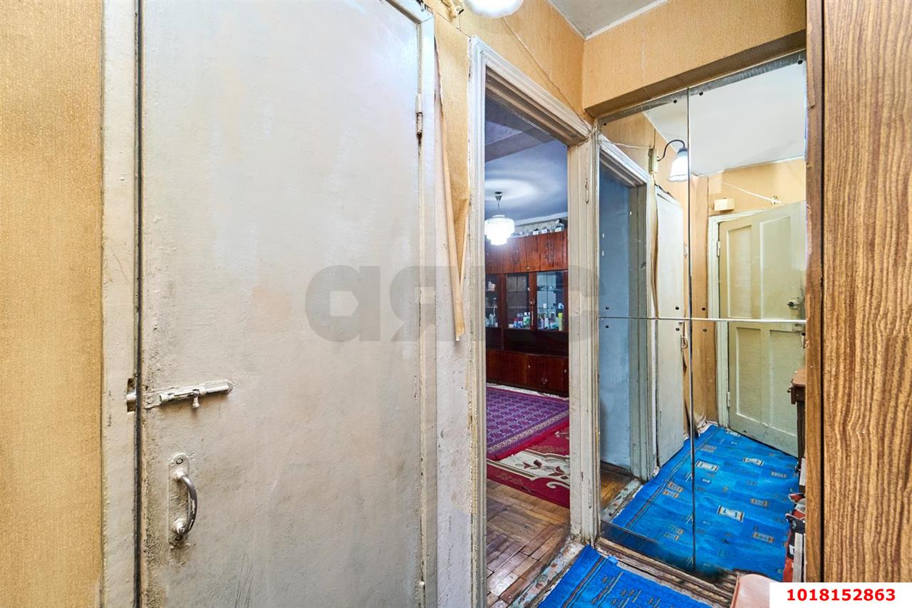 Фото №10: 3-комнатная квартира <span class="whitespace-nowrap">58 м²</span>, <span class="whitespace-nowrap">1/5 эт.</span> - Краснодар, Центральный внутригородской округ, мкр. Черёмушки, ул. Айвазовского, 118