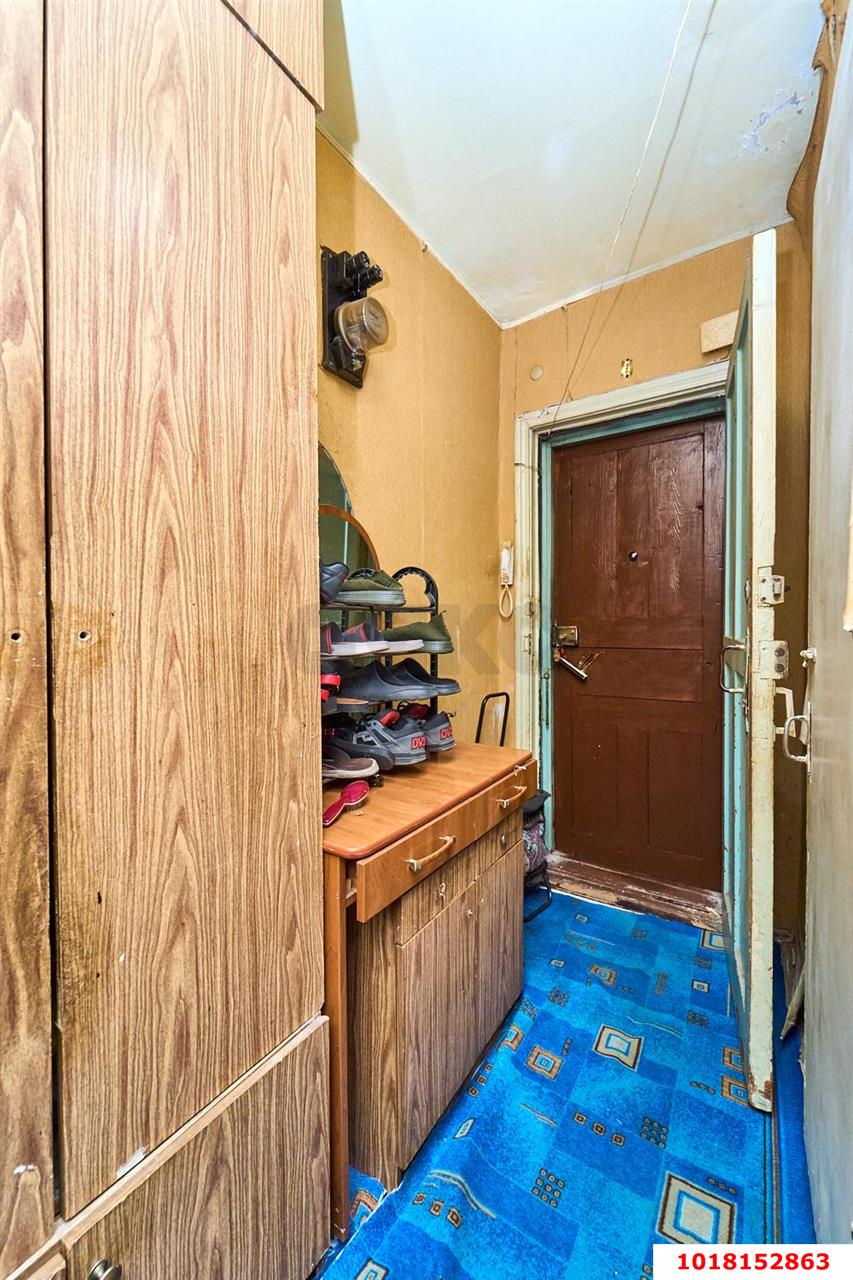 Фото №9: 3-комнатная квартира <span class="whitespace-nowrap">58 м²</span>, <span class="whitespace-nowrap">1/5 эт.</span> - Краснодар, Центральный внутригородской округ, мкр. Черёмушки, ул. Айвазовского, 118
