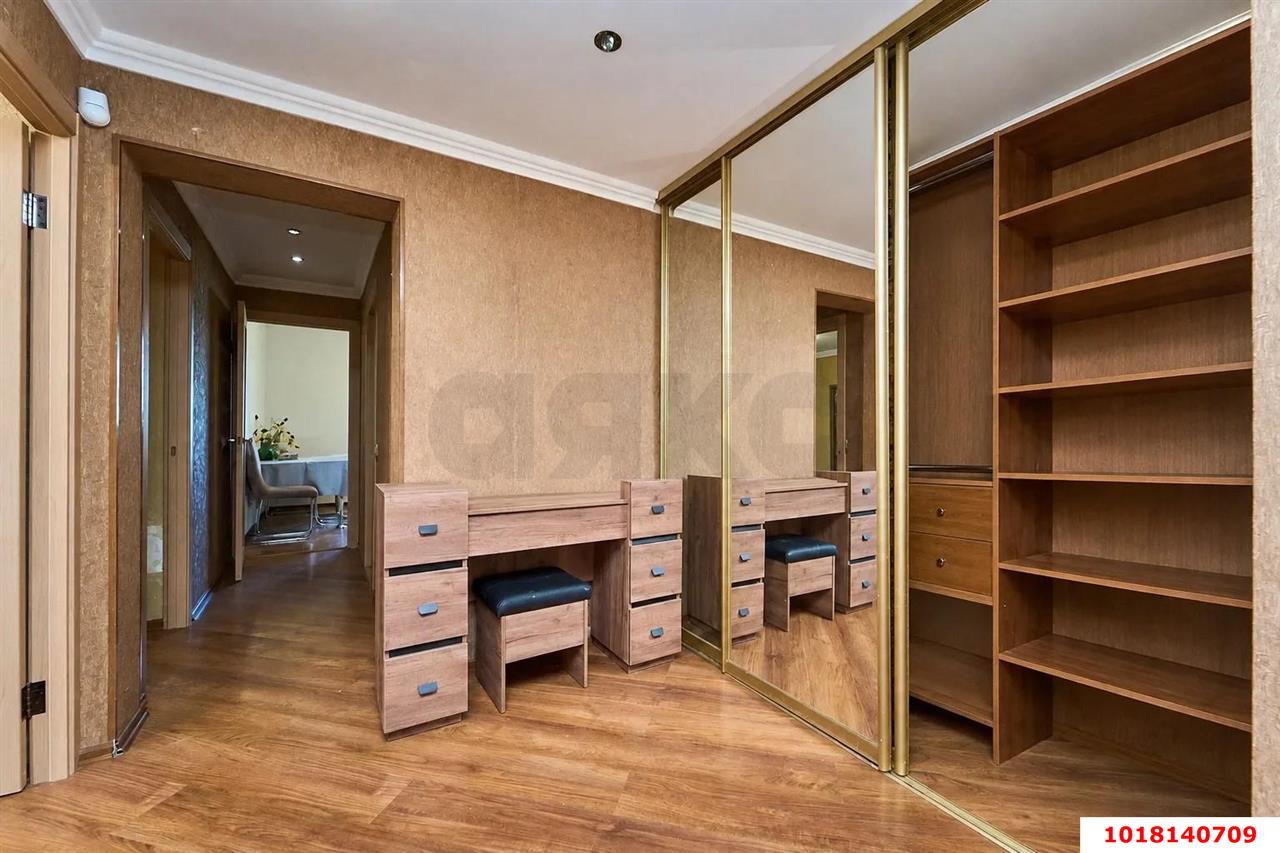 Фото №3: 2-комнатная квартира <span class="whitespace-nowrap">61 м²</span>, <span class="whitespace-nowrap">14/14 эт.</span> - Краснодар, Западный внутригородской округ, мкр. Юбилейный, ул. Рождественская набережная, 41