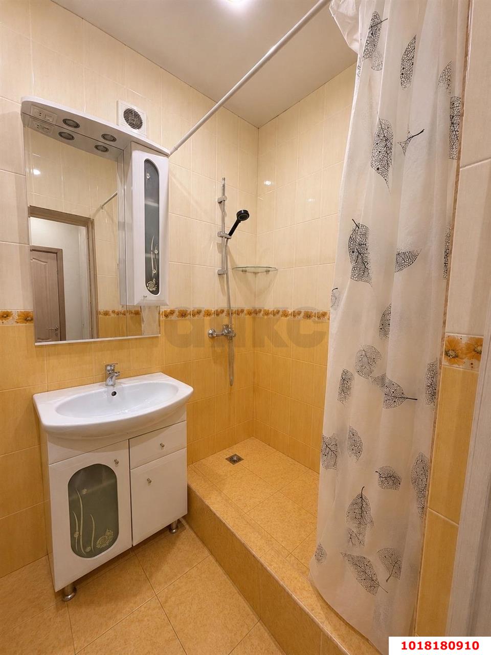 Фото №6: 2-комнатная квартира <span class="whitespace-nowrap">66 м²</span>, <span class="whitespace-nowrap">5/5 эт.</span> - Краснодар, Прикубанский внутригородской округ, мкр. Музыкальный, ул. имени Сергея Есенина, 84Б