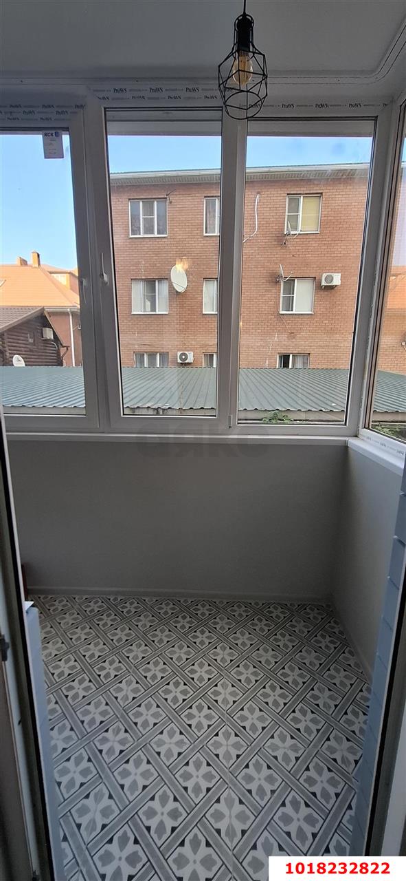 Фото №3: 1-комнатная квартира <span class="whitespace-nowrap">43 м²</span>, <span class="whitespace-nowrap">1/6 эт.</span> - Краснодар, Прикубанский внутригородской округ, Калинино, мкр. Завод Радиоизмерительных Приборов, ул. 1 Мая, 344