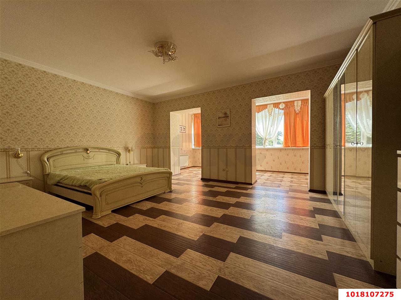 Фото №12: 4-комнатная квартира <span class="whitespace-nowrap">150 м²</span>, <span class="whitespace-nowrap">1/12 эт.</span> - Краснодар, Прикубанский внутригородской округ, Отделение № 1 совхоза Солнечный, мкр. Фестивальный, ул. Яна Полуяна, 2