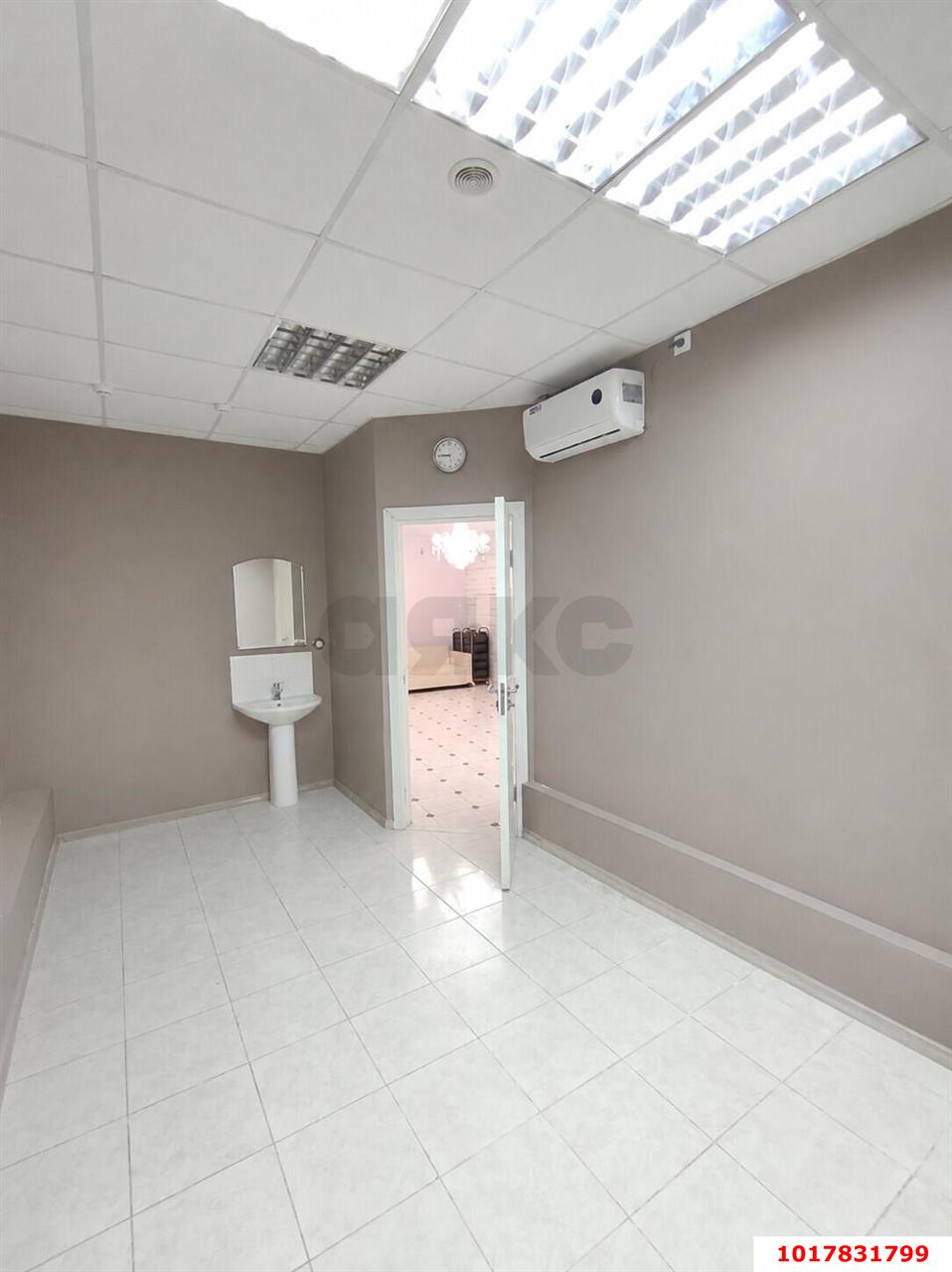 Фото №3: Офисное помещение <span class="whitespace-nowrap">56 м²</span>, <span class="whitespace-nowrap">1/6 эт.</span> - Краснодар, Прикубанский внутригородской округ, мкр. Музыкальный, ул. имени С.В. Рахманинова, 21к1