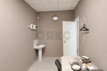 Фото №1: Офисное помещение <span class="whitespace-nowrap">56 м²</span>, <span class="whitespace-nowrap">1/6 эт.</span> - Краснодар, мкр. Музыкальный, ул. имени С.В. Рахманинова, 21к1