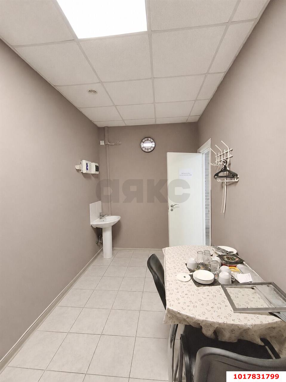 Фото №1: Офисное помещение <span class="whitespace-nowrap">56 м²</span>, <span class="whitespace-nowrap">1/6 эт.</span> - Краснодар, Прикубанский внутригородской округ, мкр. Музыкальный, ул. имени С.В. Рахманинова, 21к1