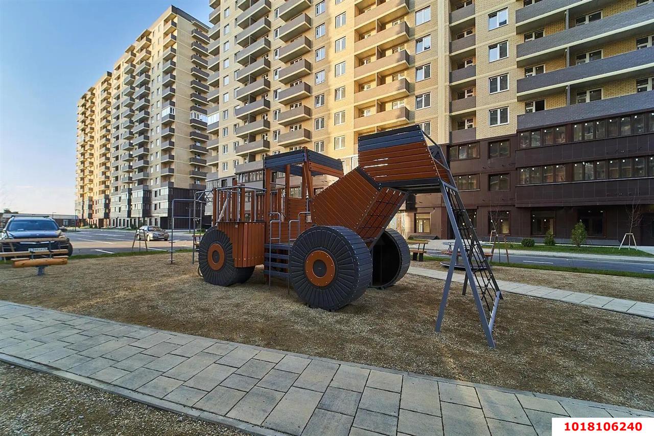 Фото №3: 1-комнатная квартира <span class="whitespace-nowrap">37 м²</span>, <span class="whitespace-nowrap">7/16 эт.</span> - Краснодар, Прикубанский внутригородской округ, мкр. жилой комплекс Ракурс, ул. имени Героя Ростовского, 8к3