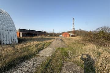 Фото №1: Производственное помещение <span class="whitespace-nowrap">3240 м²</span>, <span class="whitespace-nowrap">3 эт.</span> - Горный, ул. Исакова, 135