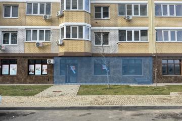 Фото №1: Торговое помещение <span class="whitespace-nowrap">55 м²</span>, <span class="whitespace-nowrap">1/16 эт.</span> - Краснодар, мкр. Светлоград, ул. Красных Партизан, 1/4к15