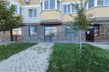 Фото №1: Торговое помещение <span class="whitespace-nowrap">55 м²</span>, <span class="whitespace-nowrap">1/16 эт.</span> - Краснодар, мкр. Светлоград, ул. Красных Партизан, 1/4к15