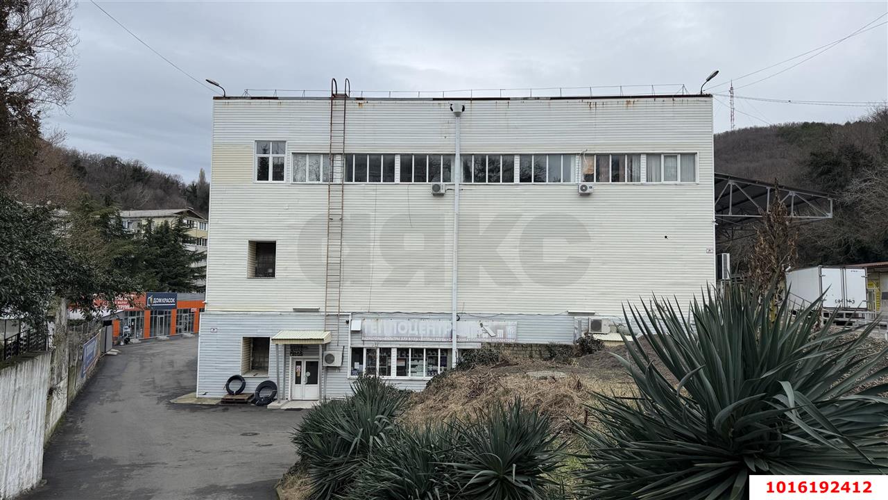 Фото №6: Отдельное здание <span class="whitespace-nowrap">800 м²</span>, <span class="whitespace-nowrap">1/3 эт.</span> - Туапсе, ул. Армавирская, 8Б