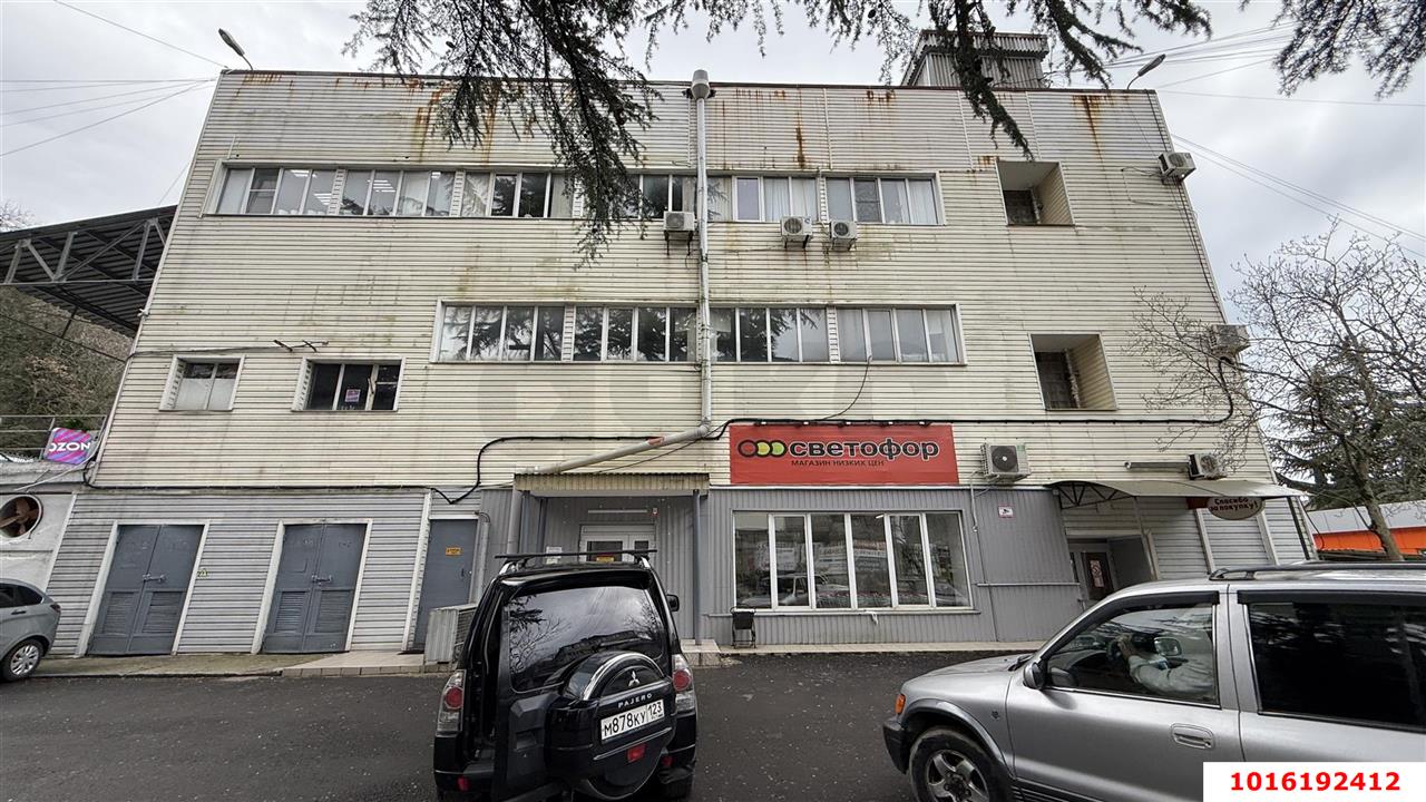 Фото №3: Отдельное здание <span class="whitespace-nowrap">800 м²</span>, <span class="whitespace-nowrap">1/3 эт.</span> - Туапсе, ул. Армавирская, 8Б