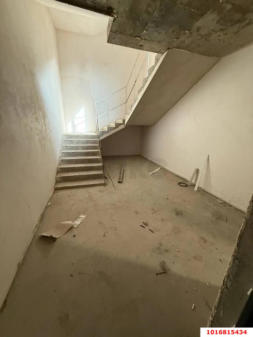 Фото №5: Торговое помещение <span class="whitespace-nowrap">600 м²</span>, <span class="whitespace-nowrap">1/6 эт.</span> - Туапсе, ул. Фрунзе, 8