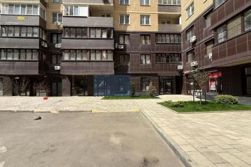 Фото №1: Торговое помещение <span class="whitespace-nowrap">45 м²</span>, <span class="whitespace-nowrap">1/18 эт.</span> - Краснодар, мкр. жилой комплекс Ракурс, ул. имени Героя Ростовского, 8к3